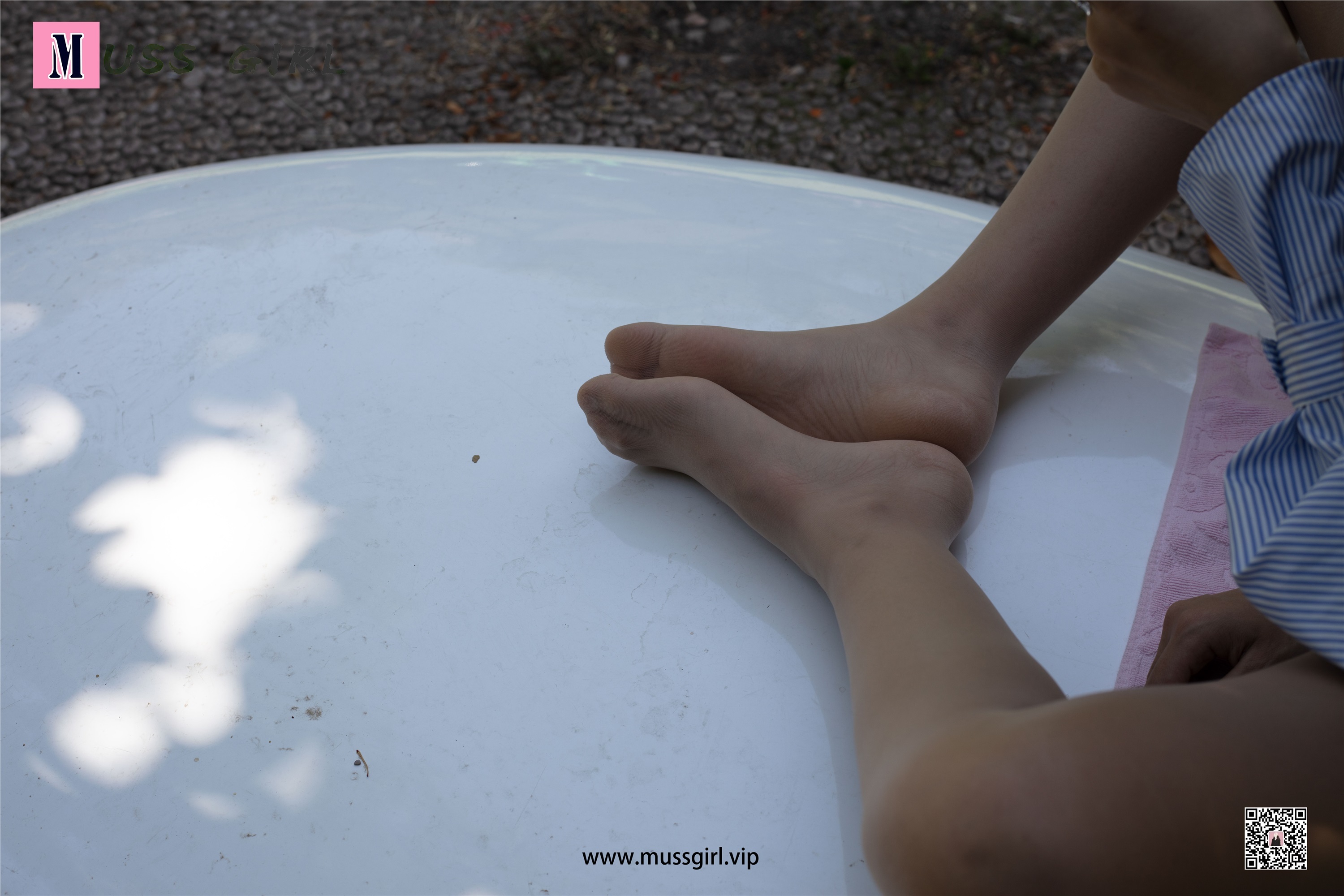 MussGirl慕丝女郎  NO.211 牛仔热裤肉丝美女